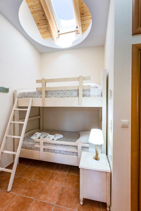 Epimenidis House *