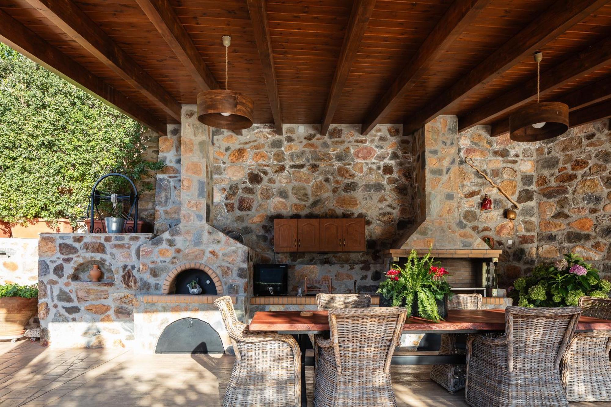 Epimenidis House *